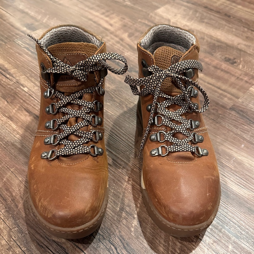 Alpine Design Brown Hiking Boots